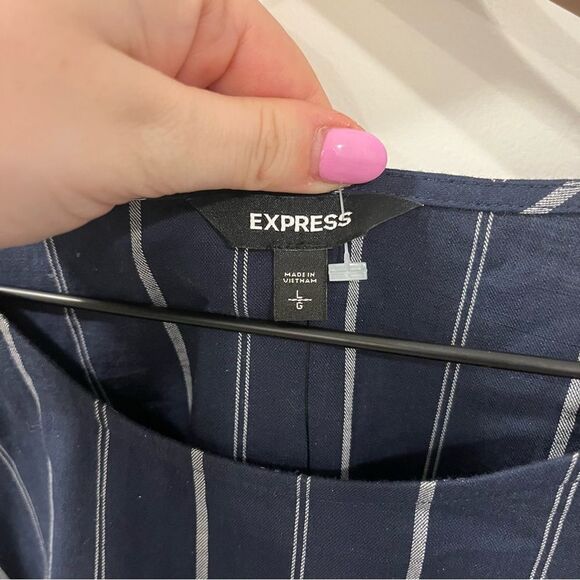 Express New, Ruffle Sleeve, Blue with White Stripe Size Large Wrap Dress - Picture 5 of 14